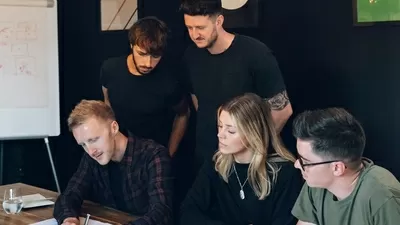 团队浏览了一些新的witreframes网站